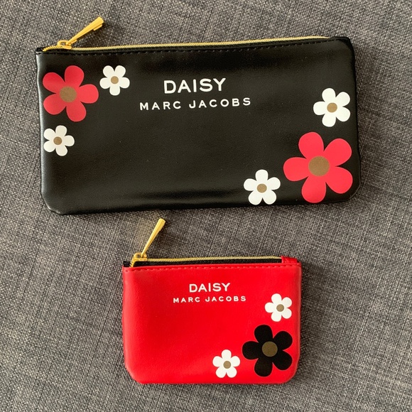 Marc Jacobs Handbags - Marc Jacobs Daisy Makeup Coin Pouch Bag